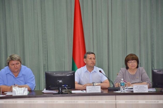 На аппаратном совещании Кричевского райисполкома обсуждены вопросы пожарной безопасности и благоустройства района