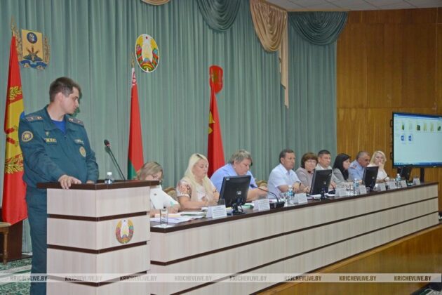 На аппаратном совещании Кричевского райисполкома обсуждены вопросы пожарной безопасности и благоустройства района