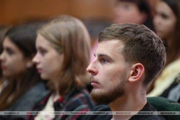 Руководство Кричевского района встретилось с молодыми специалистами