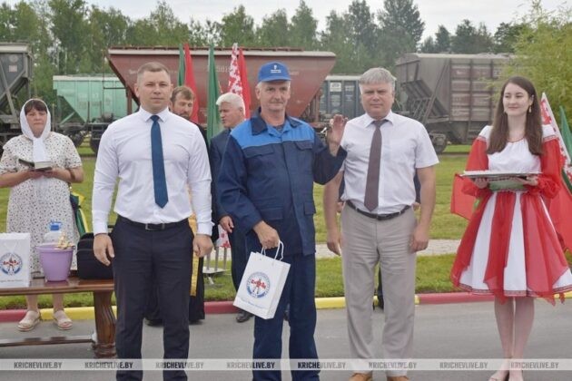 10 новых машин вручили на ОАО «Кричевцементношифер»