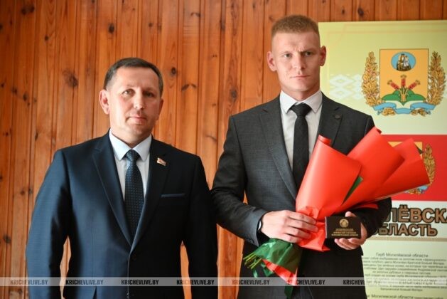 Глава Кричевского района Алексей Шарай представил коллективу УКПП «Коммунальник» нового руководителя