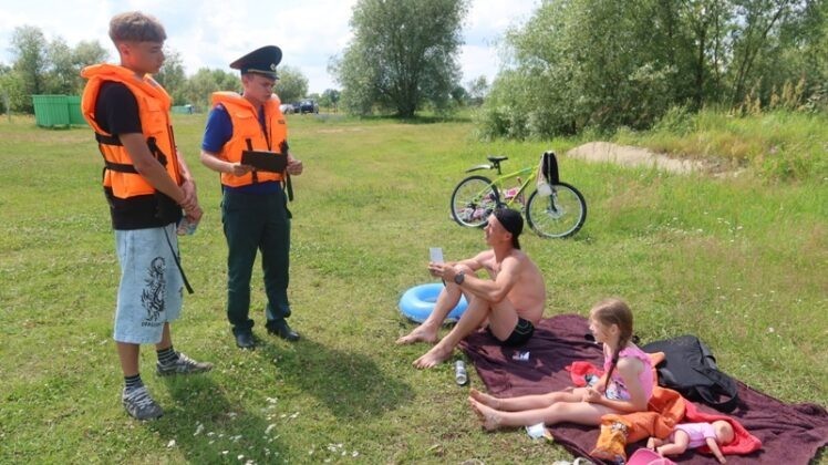 Лето и безопасность: рейды спасателей в Кричевском районе