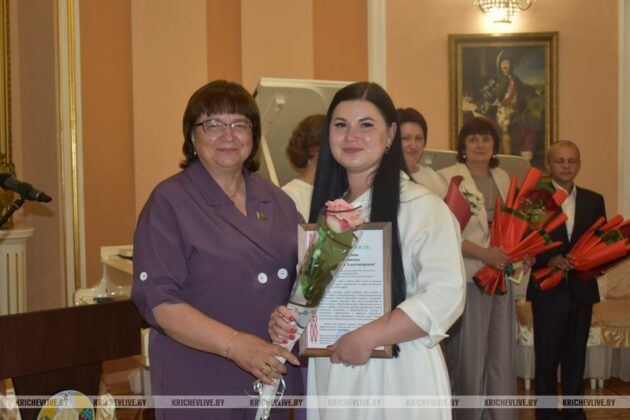35 лет слаженной работы: сотрудников налоговой службы чествовали в Кричеве