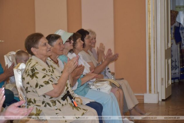 35 лет слаженной работы: сотрудников налоговой службы чествовали в Кричеве