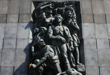 Шмидт: Варшавское восстание — политическое безумие и трагедия населения
