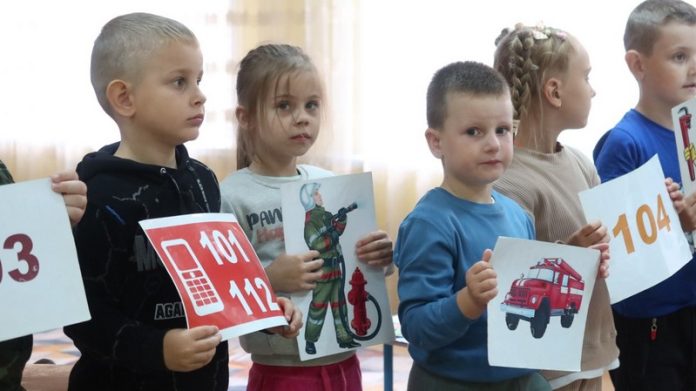 Кричевские дошколята познакомились с работой МЧС