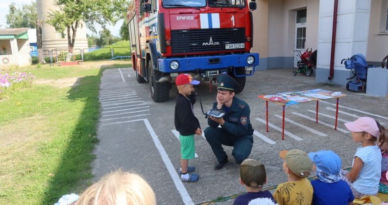 Узнали, зачем кричевские спасатели приезжали в детский сад