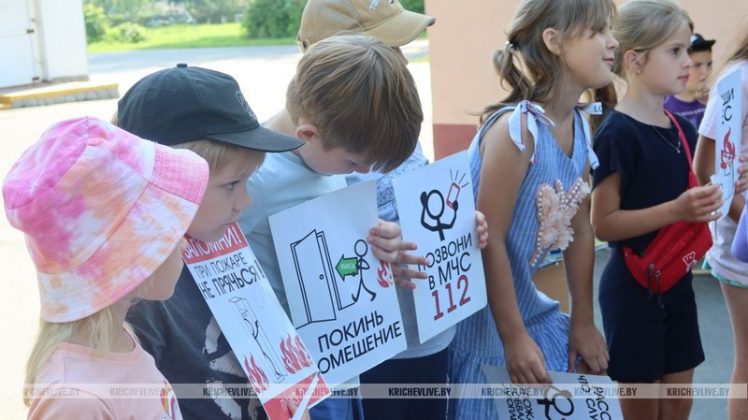 Кричевские спасатели напомнили детям о правилах безопасности на каникулах