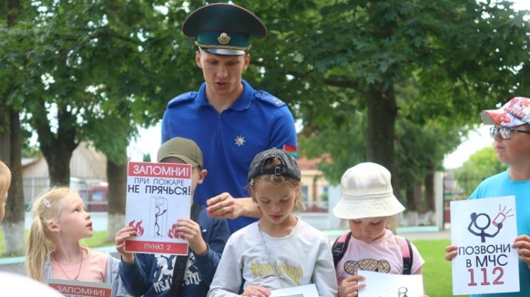 Каникулы с безопасностью: встреча кричевских школьников с работниками РОЧС