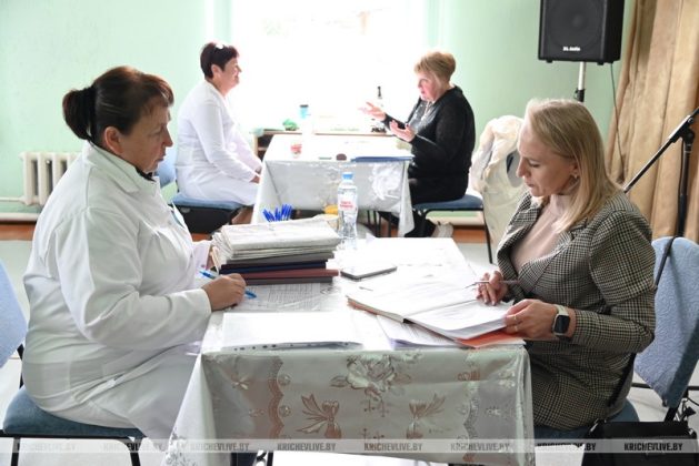 Узнали, кто стал победителем конкурса среди техников по искусственному осеменению КРС в Кричеве