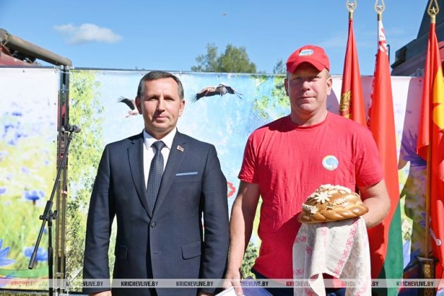 В Кричевском районе еще 4 экипажам покорилась планка в 1000 тонн