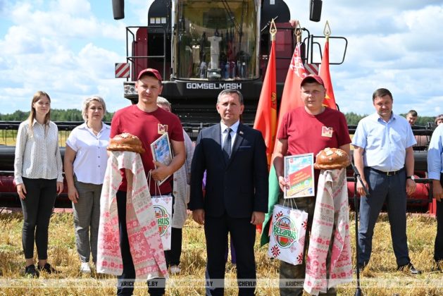 Тысячников стало больше: в КСУП «Малятичи-АГРО» наградили лидеров жатвы