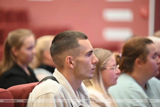 Руководство района встретилось с молодыми специалистами