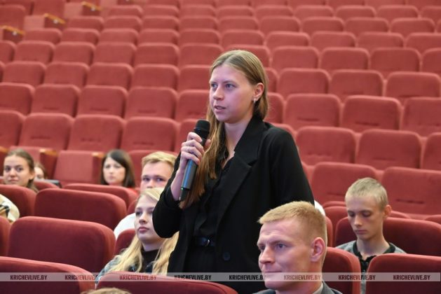 Руководство района встретилось с молодыми специалистами