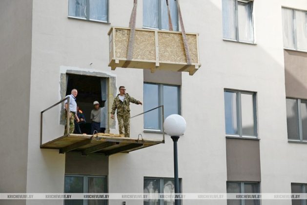 Высокотехнологичное оборудование начало поступать в новую поликлинику Кричева
