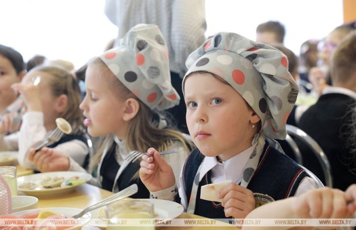 Узнали, вырастет ли стоимость школьного питания в новом учебному году