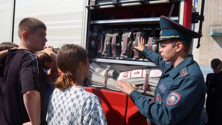 Безопасные каникулы: кричевские спасатели обучают детей правилам безопасности