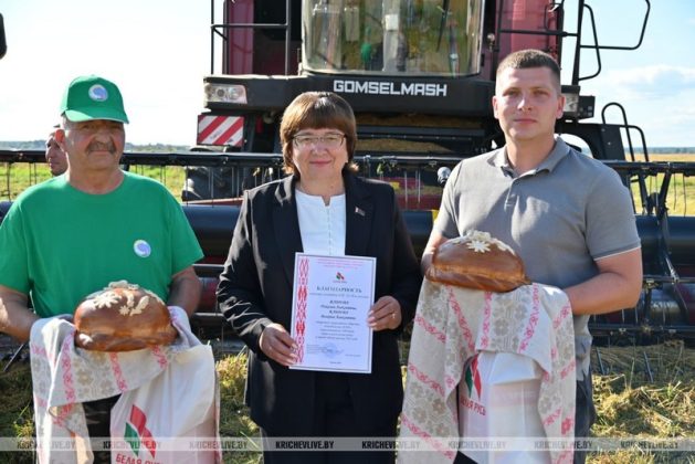 Узнали, как чествовали героев жатвы в ОАО «Новобельское-АГРО»