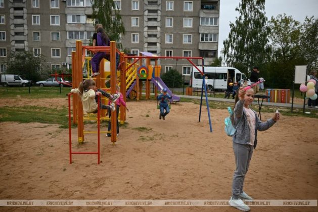 Две детские площадки открыли в Кричеве