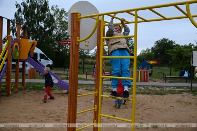 Две детские площадки открыли в Кричеве