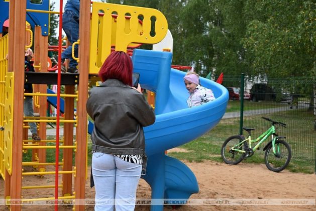 Две детские площадки открыли в Кричеве