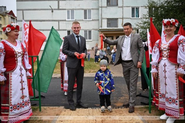 Две детские площадки открыли в Кричеве