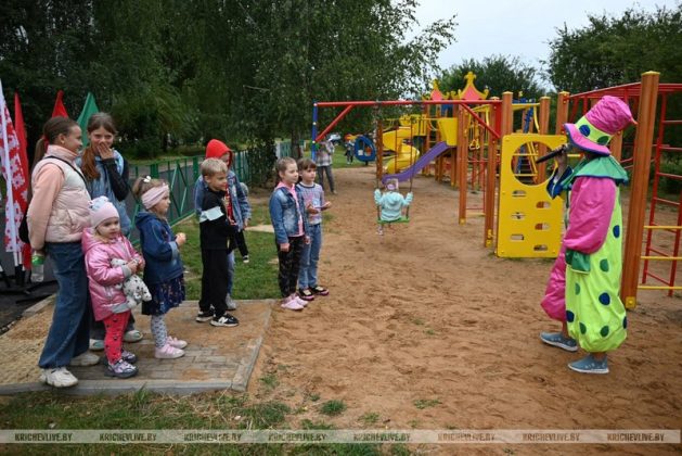 Две детские площадки открыли в Кричеве