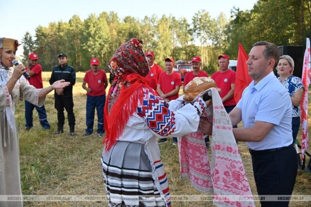 СПК «Колхоз им. Суворова» первыми на Кричевщине завершили уборку зерновых