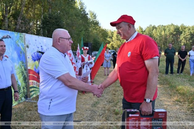 СПК «Колхоз им. Суворова» первыми на Кричевщине завершили уборку зерновых