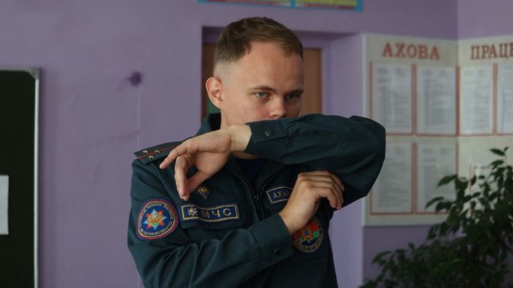 Ученики Костюшковичской школы узнали о правилах эвакуации от спасателей
