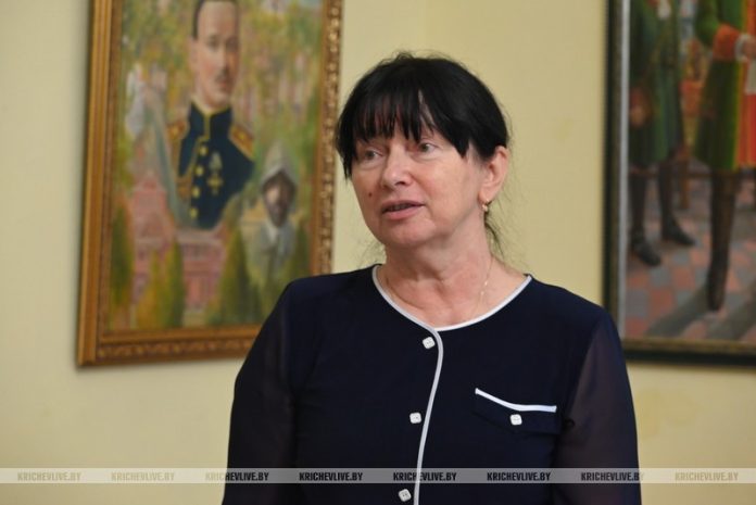 Выставка картин Натальи Пугачевой открылась в Кричеве