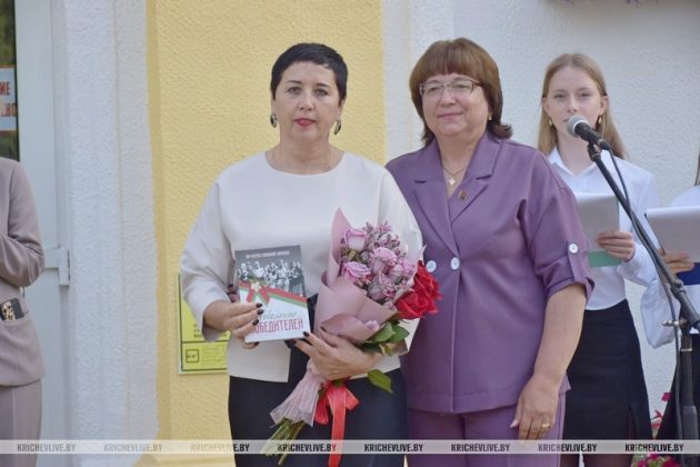В Кричеве в СШ № 1 прошла торжественная линейка Дня знаний