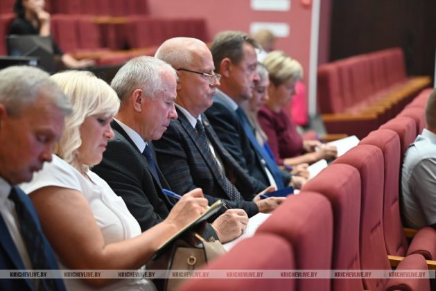 Председатель облсовета депутатов провел в Кричеве оперативное совещание