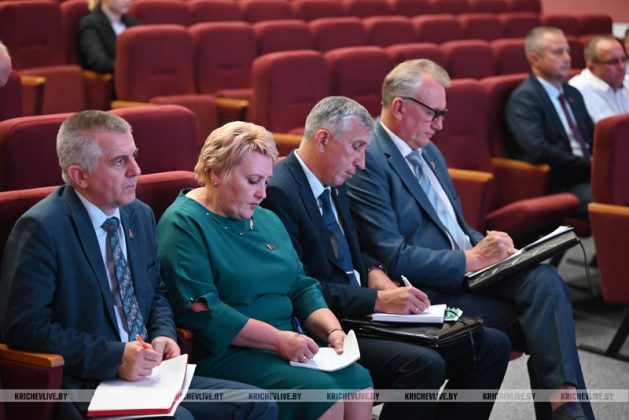 Председатель облсовета депутатов провел в Кричеве оперативное совещание