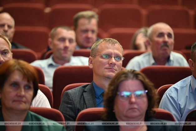 Председатель облсовета депутатов провел в Кричеве оперативное совещание