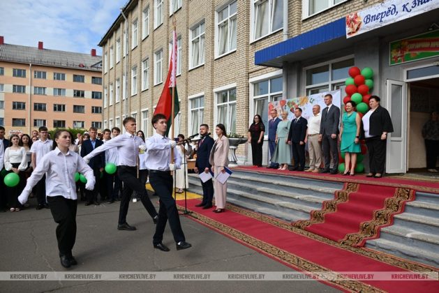 Что первоклассники СШ №3 пообещали председателю райисполкома