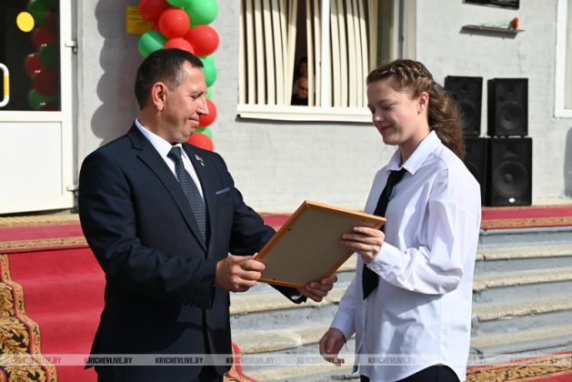 Что первоклассники СШ №3 пообещали председателю райисполкома