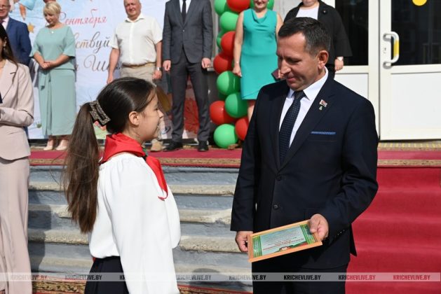 Что первоклассники СШ №3 пообещали председателю райисполкома