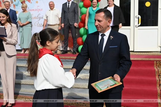 Что первоклассники СШ №3 пообещали председателю райисполкома
