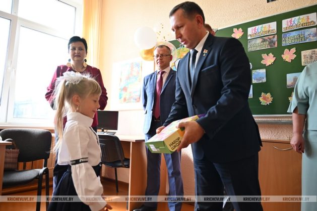 Что первоклассники СШ №3 пообещали председателю райисполкома