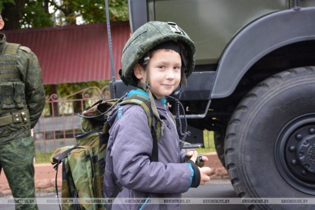 На праздник города в Кричев приехали военные из Могилева
