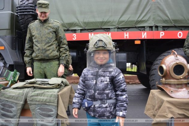 На праздник города в Кричев приехали военные из Могилева