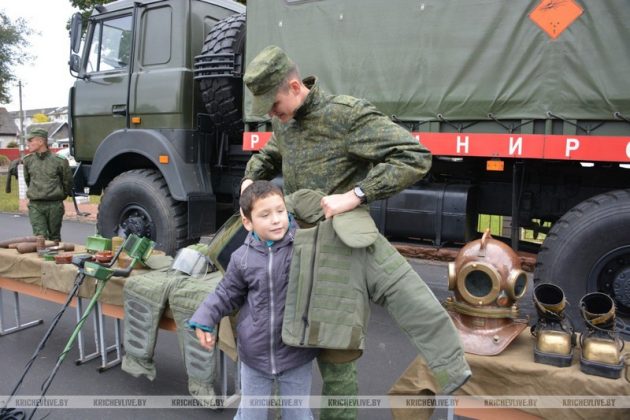 На праздник города в Кричев приехали военные из Могилева