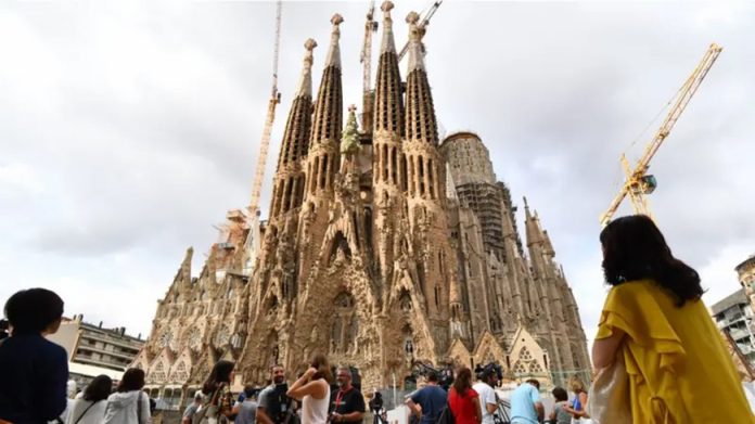 Храм Святого Семейства в Барселоне стал самой высокой церковью в мире Храм Святого Семейства в Барселоне стал самой высокой церковью в мире