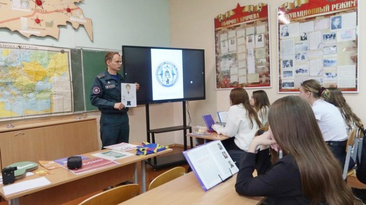 Акция «Молодежь за безопасность» в Кричеве: спасатели работают с молодежью