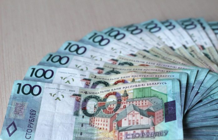 В Могилеве мужчина из чужого рюкзака похитил Br4 тыс.