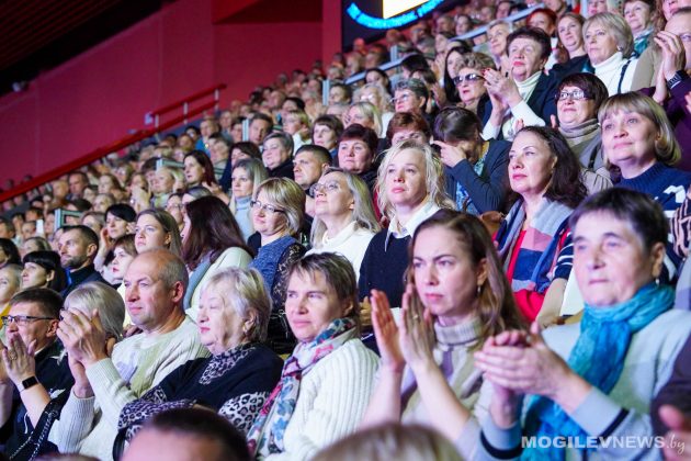 В Могилеве состоялось яркое открытие международного музыкального фестиваля «Золотой шлягер»