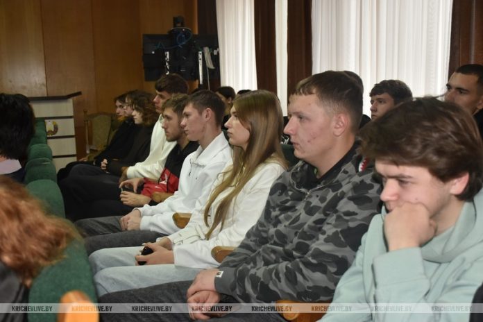 В Кричеве прошла встреча с молодежью В Кричеве прошла встреча с молодежью