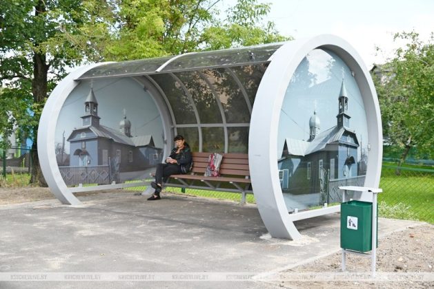 В Кричеве продолжаются работы по установке остановочных пунктов