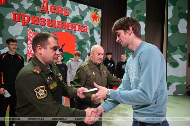 52 новобранцам в Кричеве торжественно вручили повестки